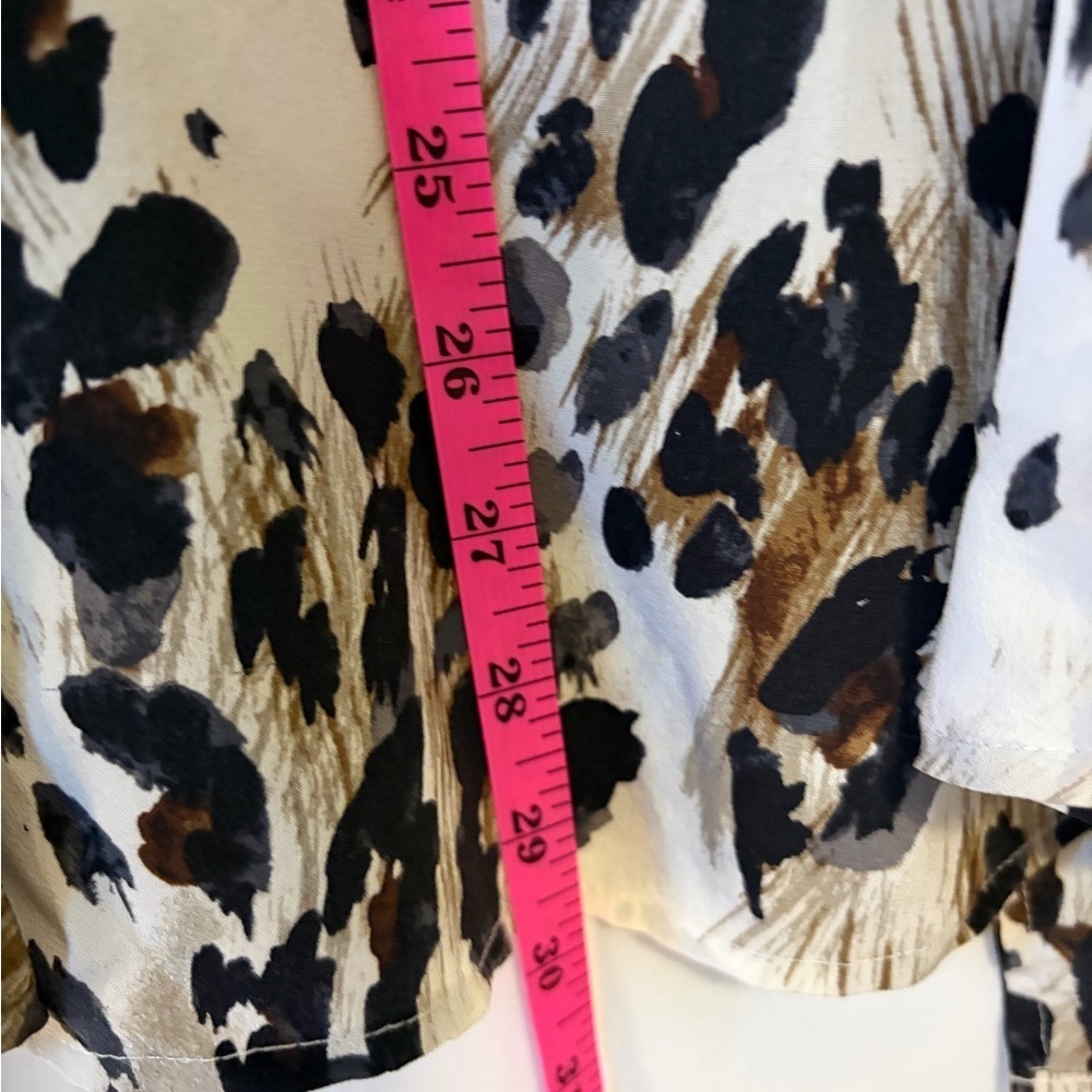 Equipment Femme Leopard Print Long sleeve button up size medium 100% silk - Picture 10 of 10